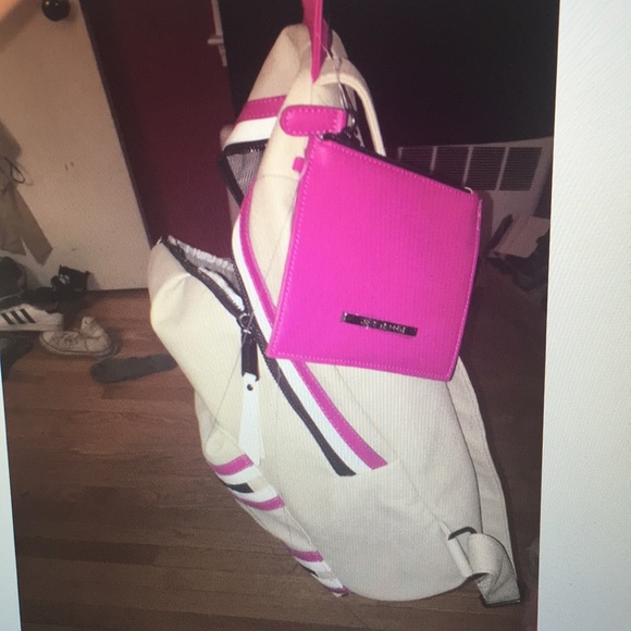 Backpack - Picture 4 of 4